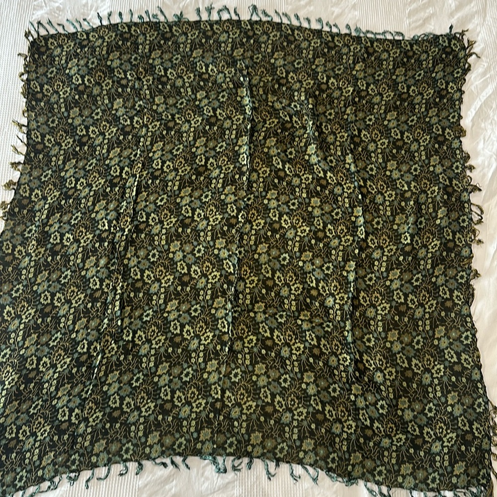 Cejon floral scarf